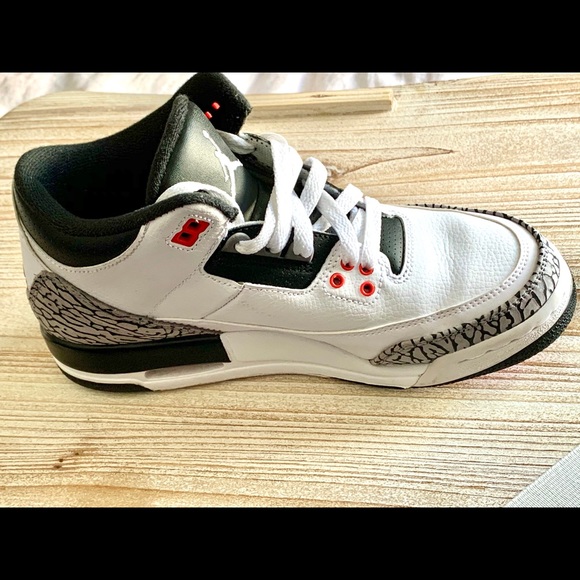 Nike Jordan 3 Retro Sneakers